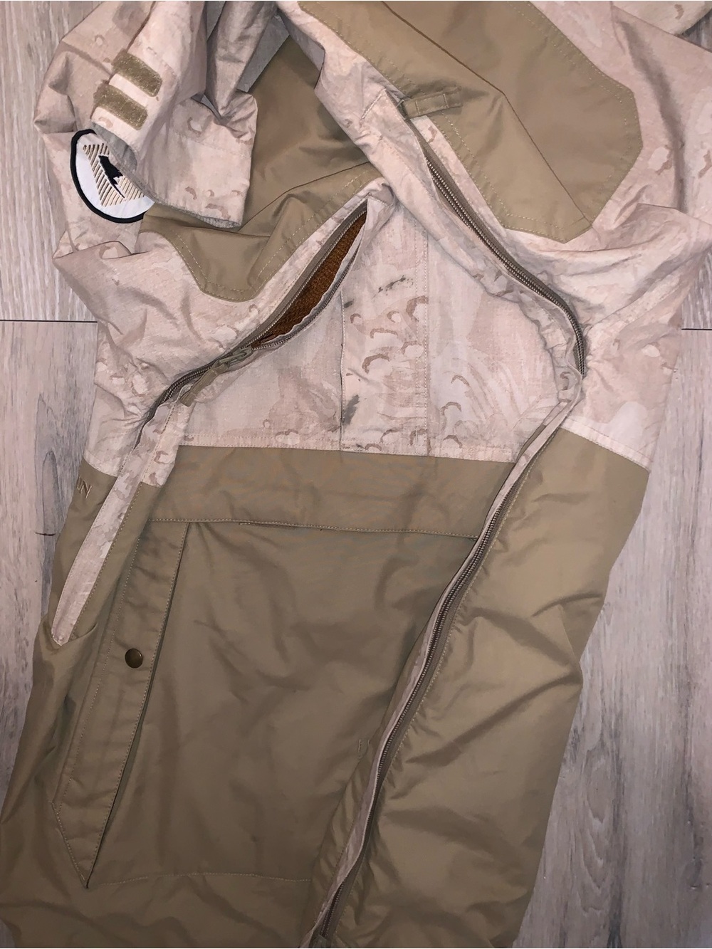 Burton Frostner 2L Anorak Snowboard Jacket Snowfall Camo Size; Medium - Picture 7 of 16